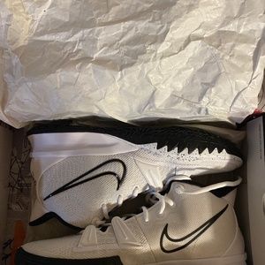 Kyrie 7 TB white